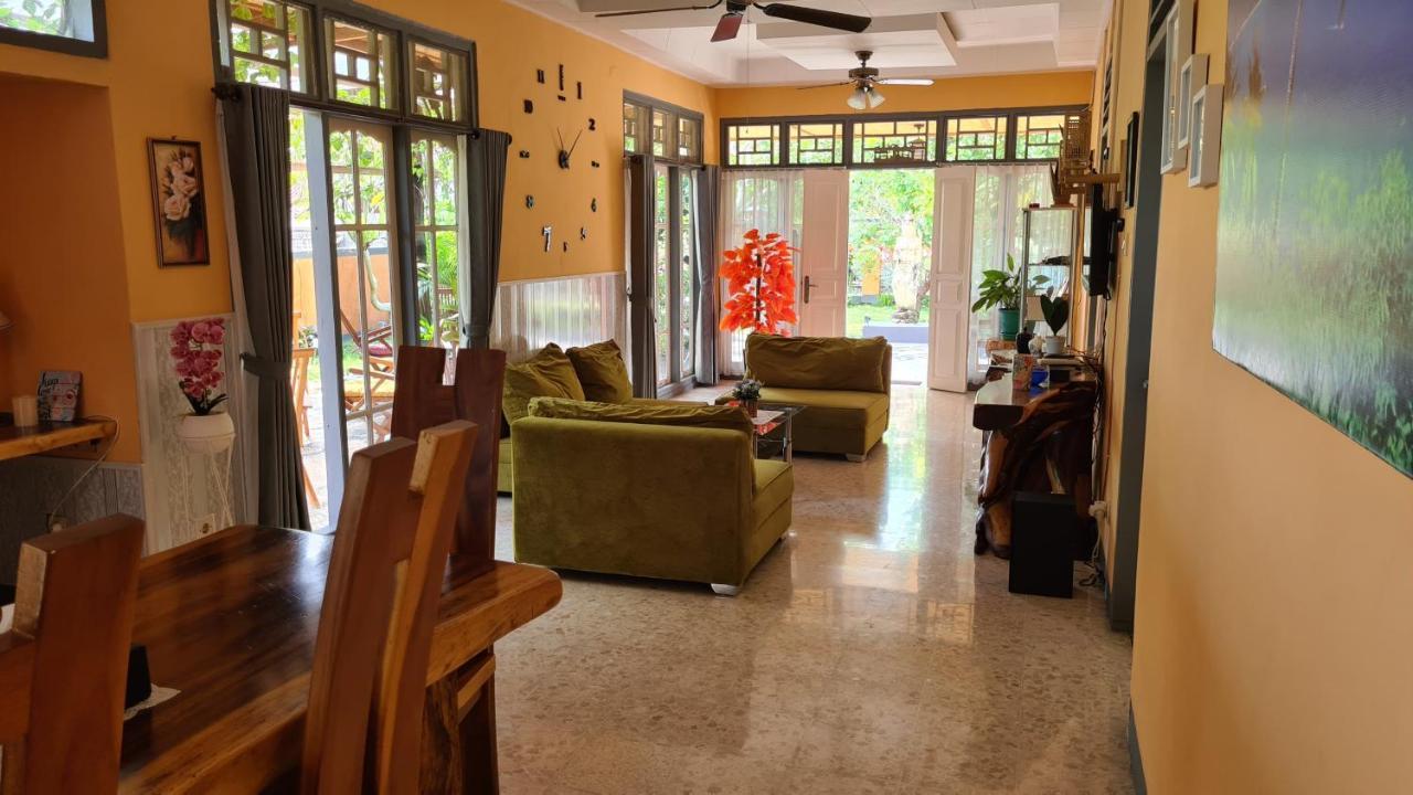 Dewi Sri Guesthouse Mataram Exteriér fotografie